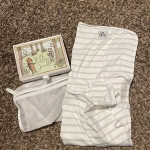 Ollie Swaddle Grey/White Stripe